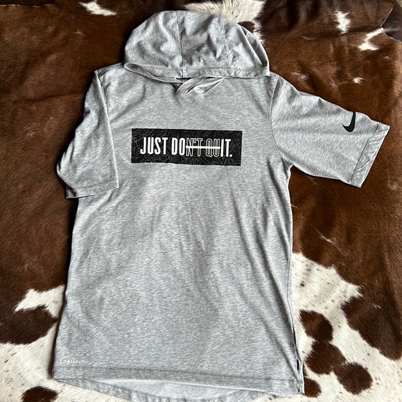 Nike Other - Nike Hoodie Short sleeve Tee size Small